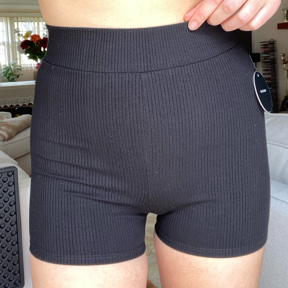 Lulus Black rib legging shorts